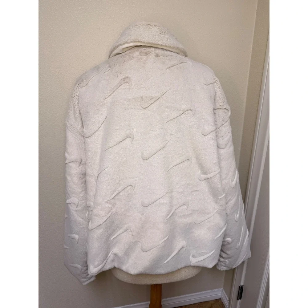 Nike Sportswear Essentials Faux Fur Jacket Cream All Over Swoosh XL CU6558-110